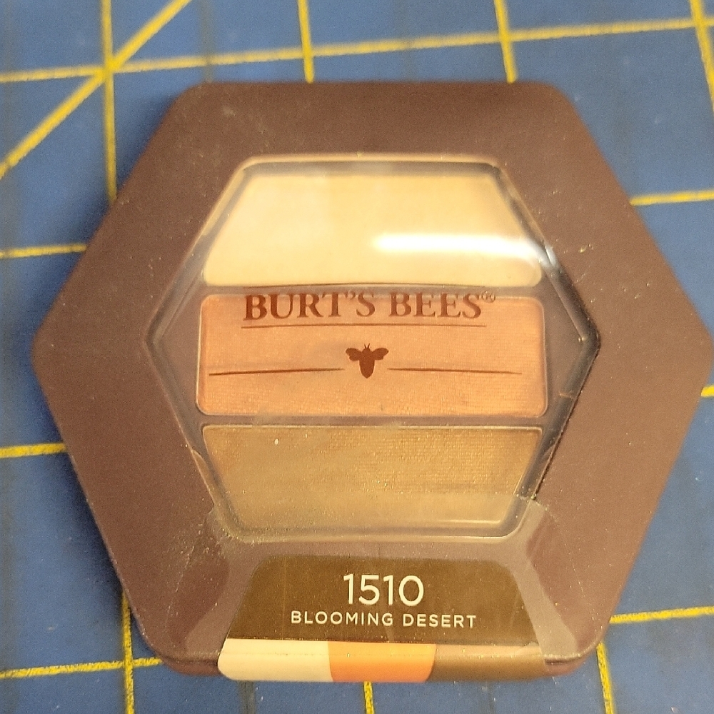 Burt's Bees 1510 Blooming Desert Eyeshadow Palette 3.4g New Sealed